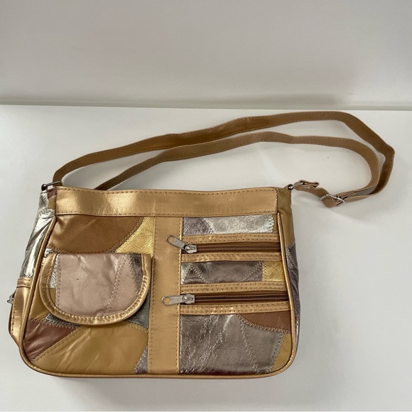 NWOT 100% Lamb Leather - Gold and Silver Metallic Quilt Style Shoulder Bag - Picture 6 of 10